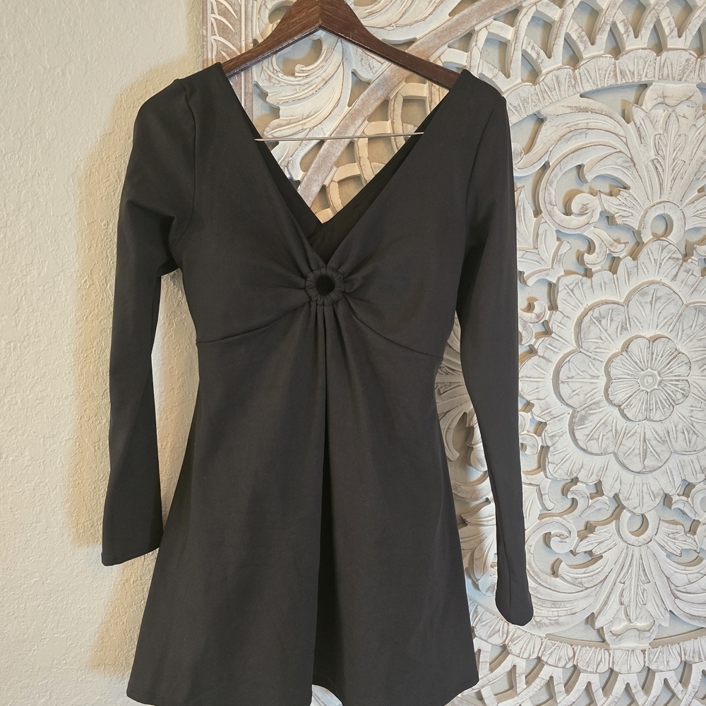 AS Revival Women's Black Long Sleeve Twist Front V Neck M Athleisure